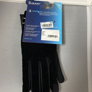 New Isotoner womans Glove Black S/M